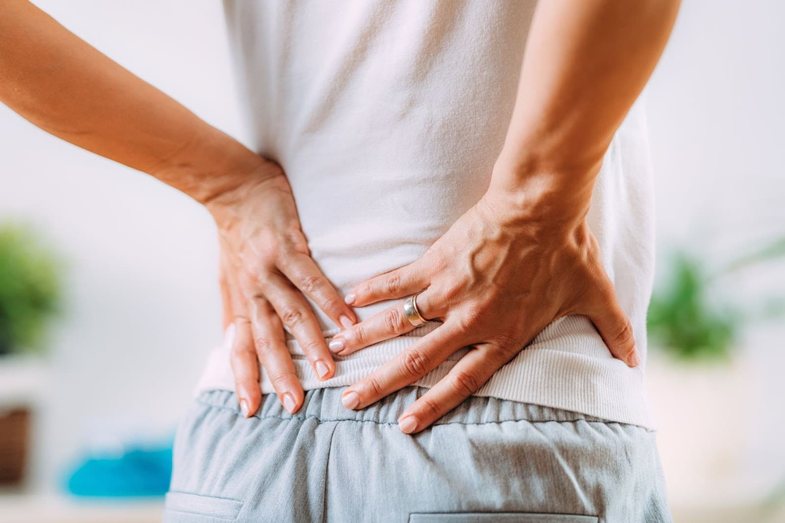 Sciatic nerve inflammation lower back pain